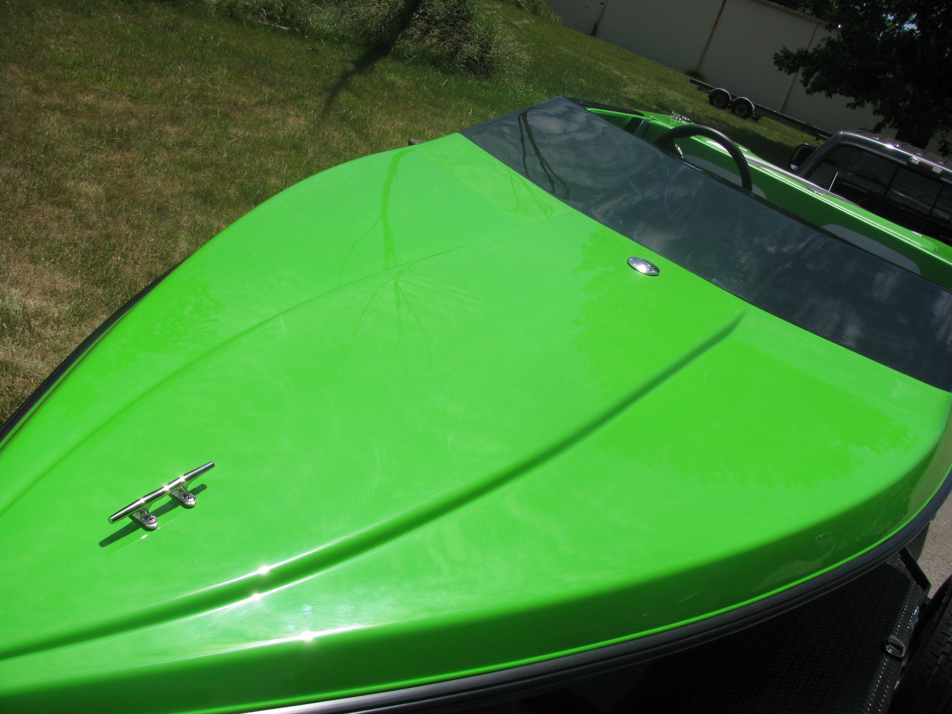 Green speed boat